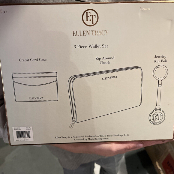 Nwt Clutch Wallet Nwt Ellen Tracy Brown Leather keychain and card holder - Picture 3 of 4